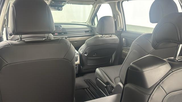 new 2026 Kia Carnival Hybrid car, priced at $39,987
