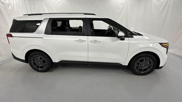 new 2026 Kia Carnival Hybrid car, priced at $39,987