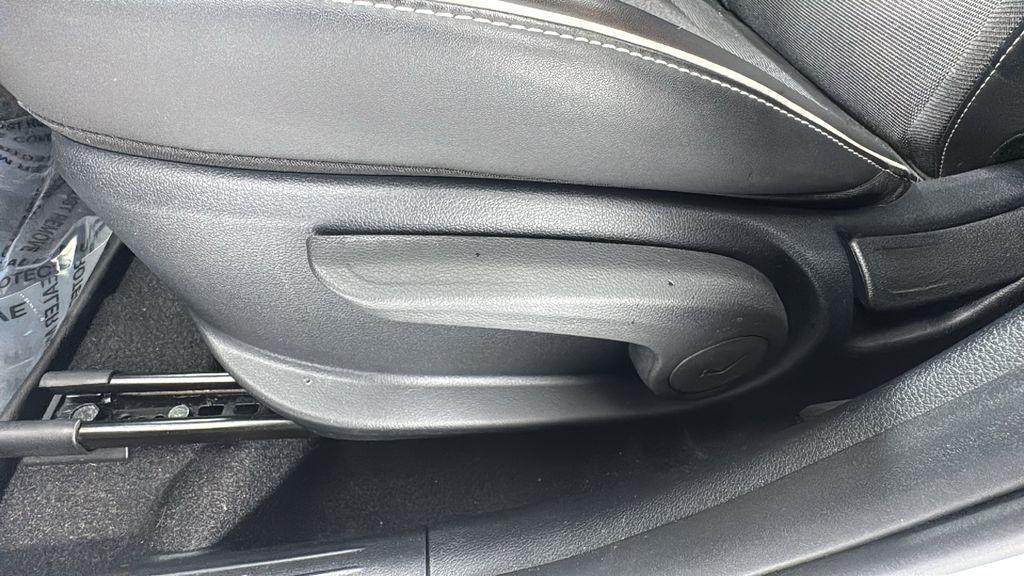 used 2022 Hyundai Venue car, priced at $17,899