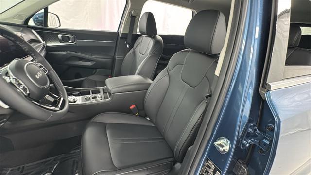 new 2025 Kia Sorento Hybrid car, priced at $35,787