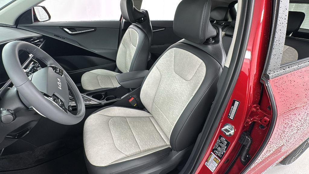 new 2025 Kia Niro car, priced at $30,128