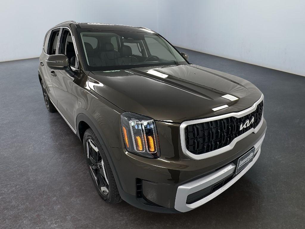 new 2025 Kia Telluride car, priced at $41,147