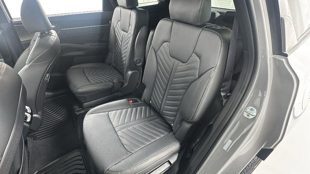 new 2026 Kia Sorento car, priced at $41,678