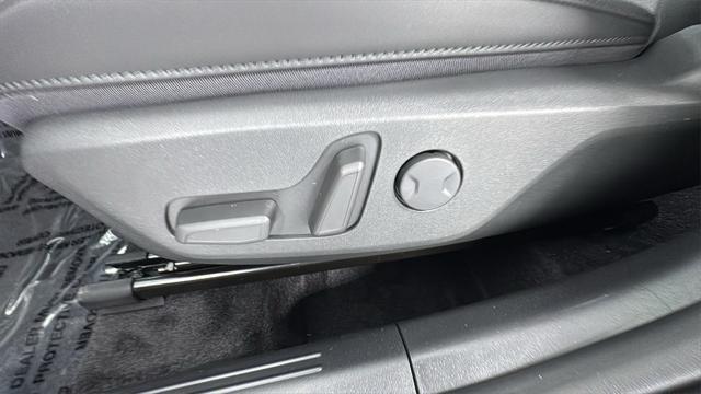 new 2025 Kia Niro car, priced at $25,178