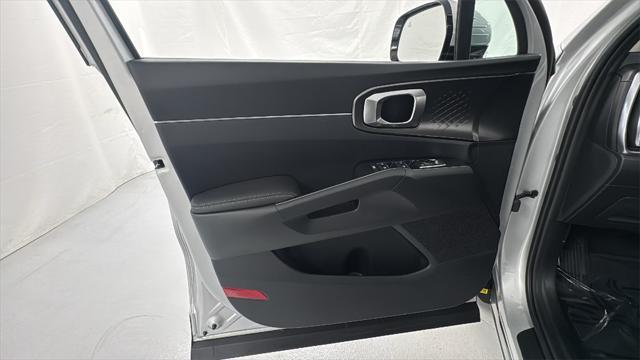 new 2025 Kia Sorento Hybrid car, priced at $35,777