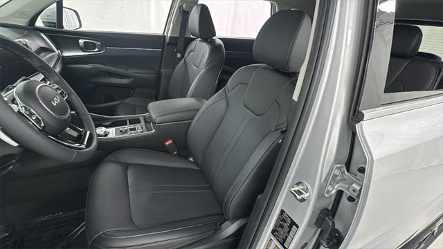 new 2025 Kia Sorento Hybrid car, priced at $35,777