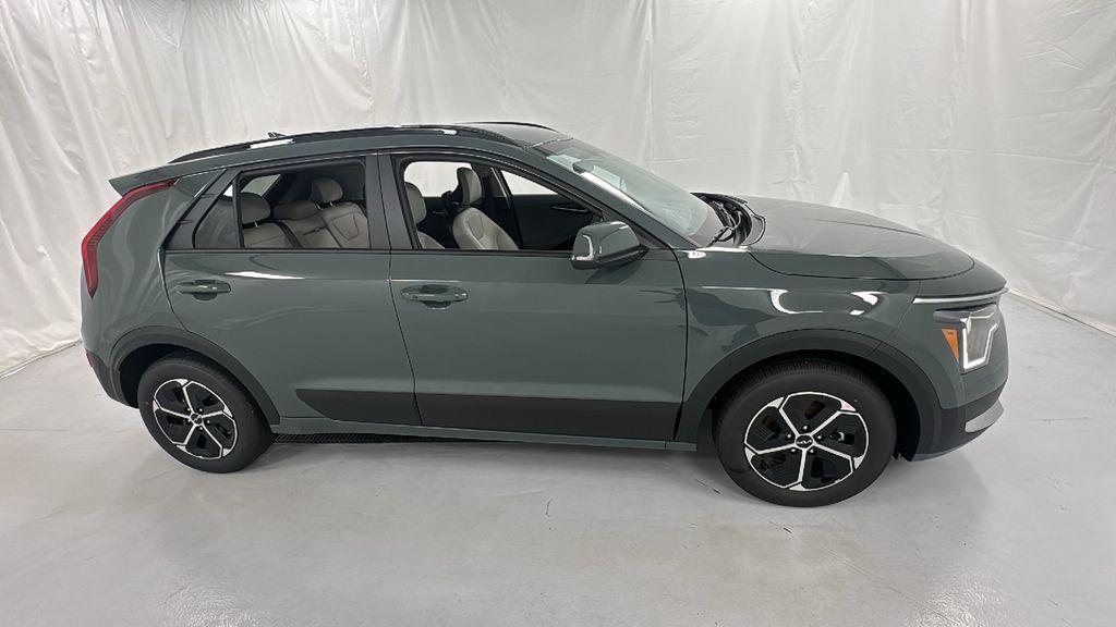 new 2025 Kia Niro car, priced at $26,878