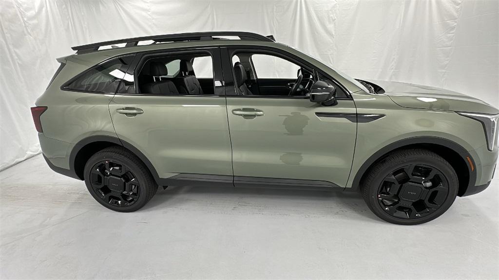 new 2025 Kia Sorento car, priced at $38,982