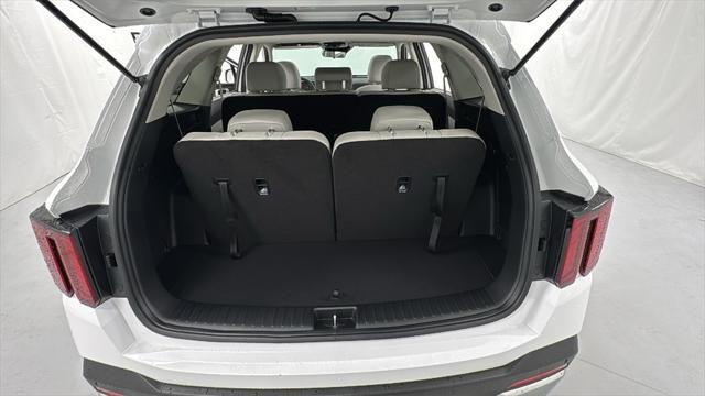 new 2025 Kia Sorento car, priced at $30,728