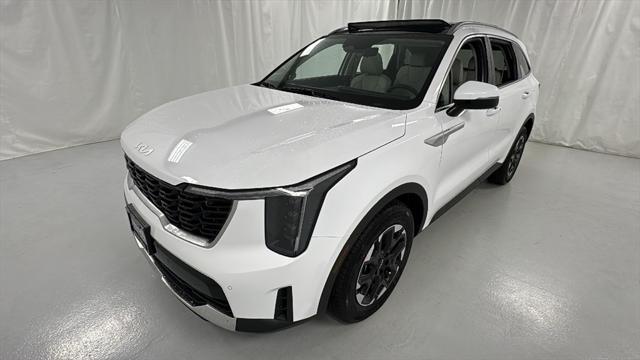 new 2025 Kia Sorento car, priced at $30,728