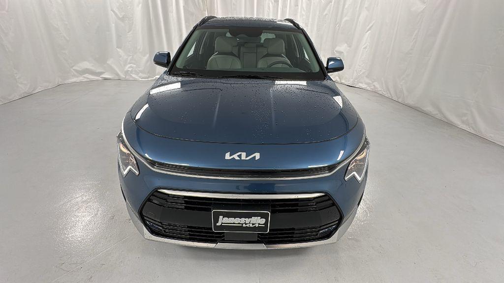 new 2025 Kia Niro car, priced at $29,178