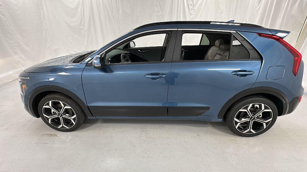 new 2025 Kia Niro car, priced at $29,178