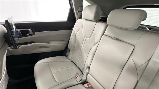 new 2025 Kia Sorento car, priced at $32,501