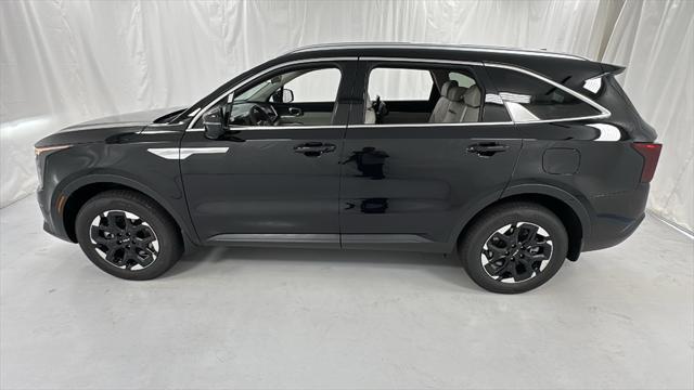 new 2025 Kia Sorento car, priced at $32,501