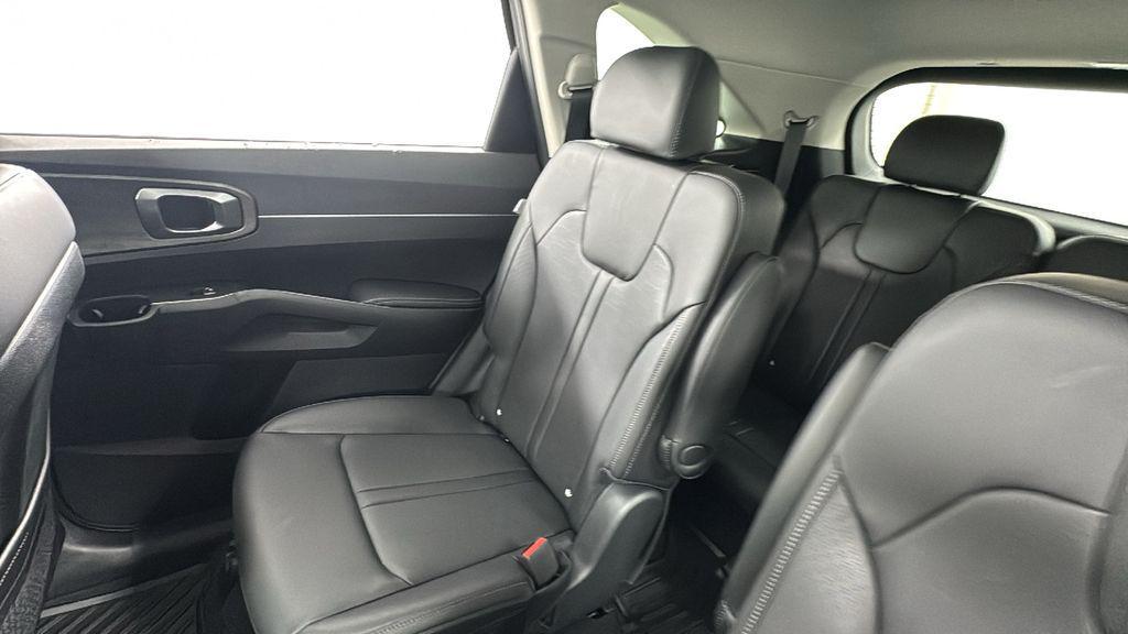 new 2025 Kia Sorento car, priced at $37,187