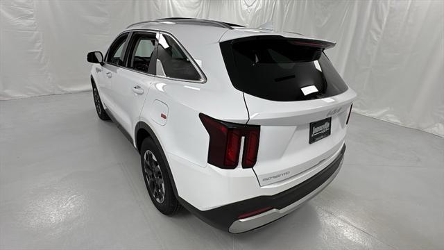 new 2025 Kia Sorento car, priced at $32,628