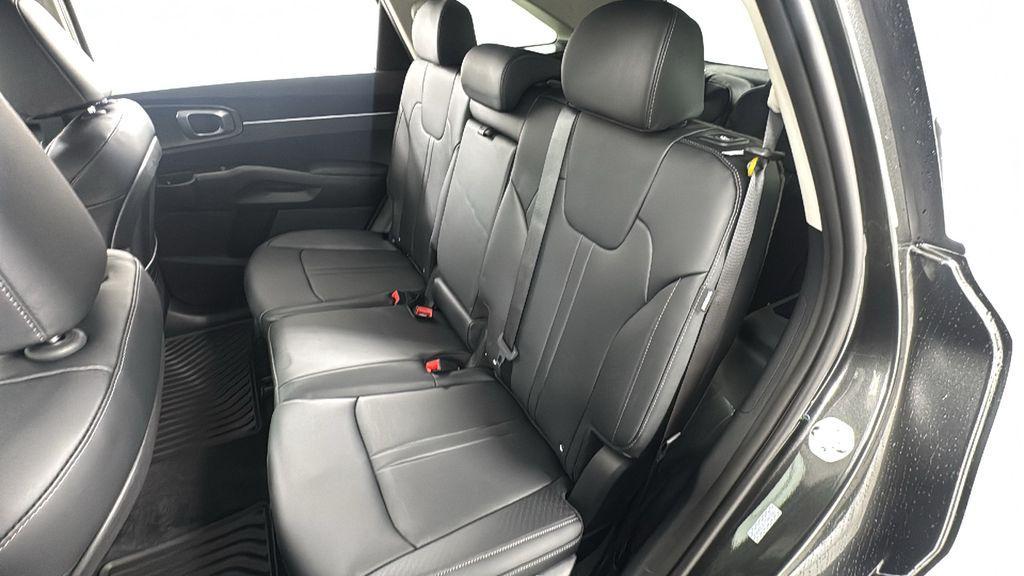 new 2026 Kia Sorento Hybrid car, priced at $38,757