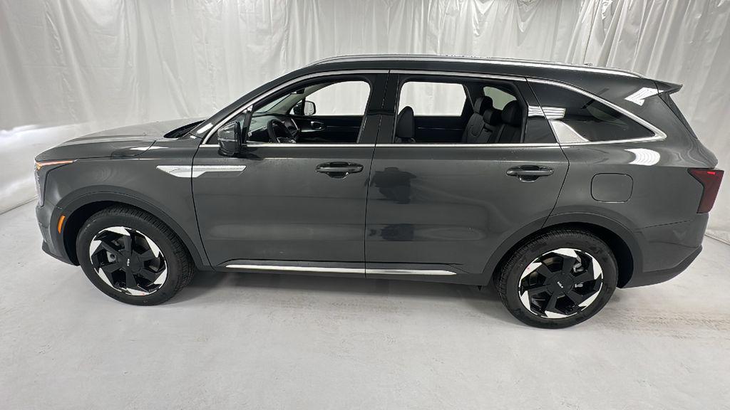 new 2026 Kia Sorento Hybrid car, priced at $38,757