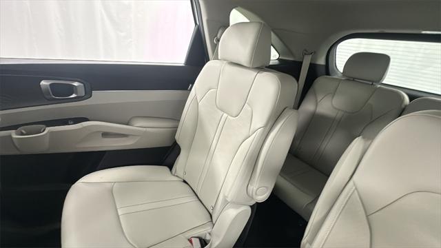new 2025 Kia Sorento car, priced at $31,058