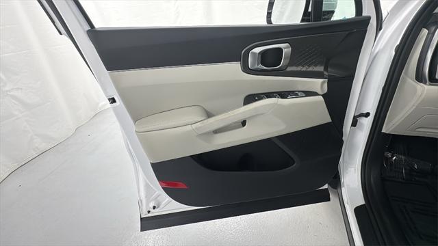 new 2025 Kia Sorento car, priced at $31,058