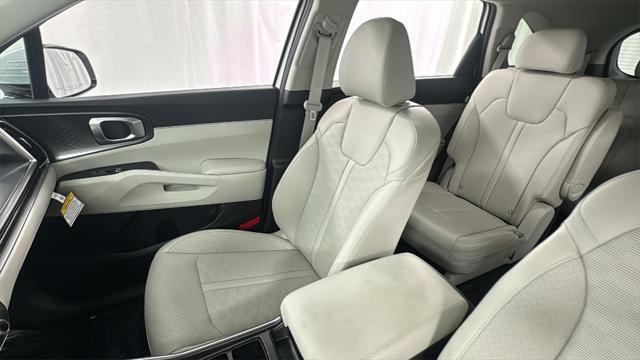 new 2025 Kia Sorento car, priced at $31,058