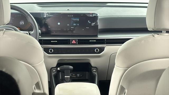 new 2025 Kia Sorento car, priced at $31,058