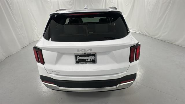 new 2025 Kia Sorento car, priced at $31,058