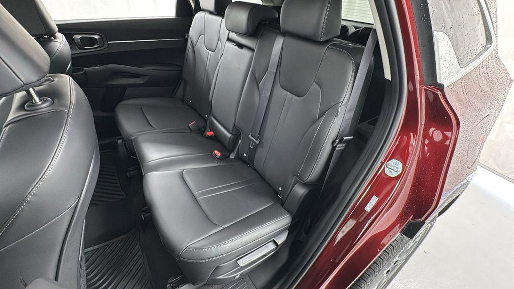 new 2025 Kia Sorento car, priced at $32,681