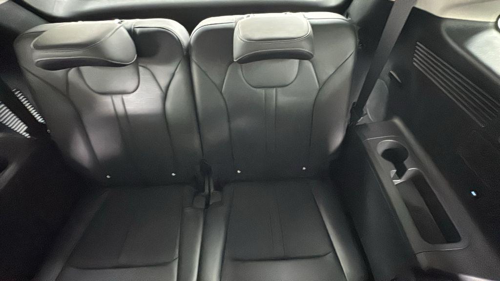 new 2025 Kia Sorento car, priced at $32,681