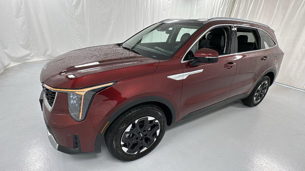 new 2025 Kia Sorento car, priced at $32,681