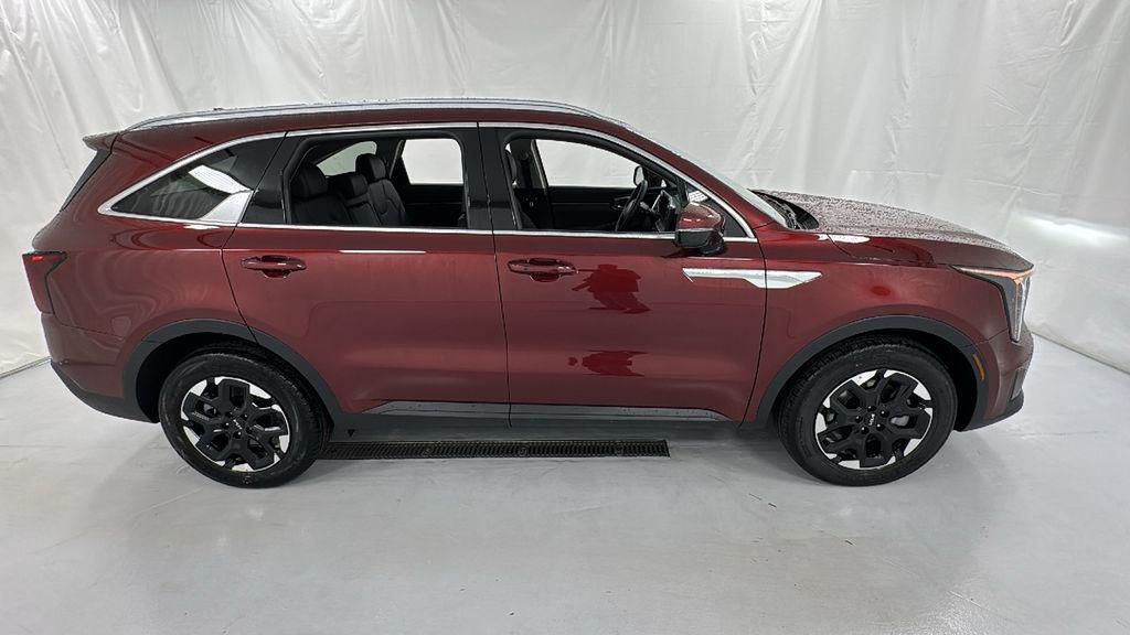 new 2025 Kia Sorento car, priced at $32,681