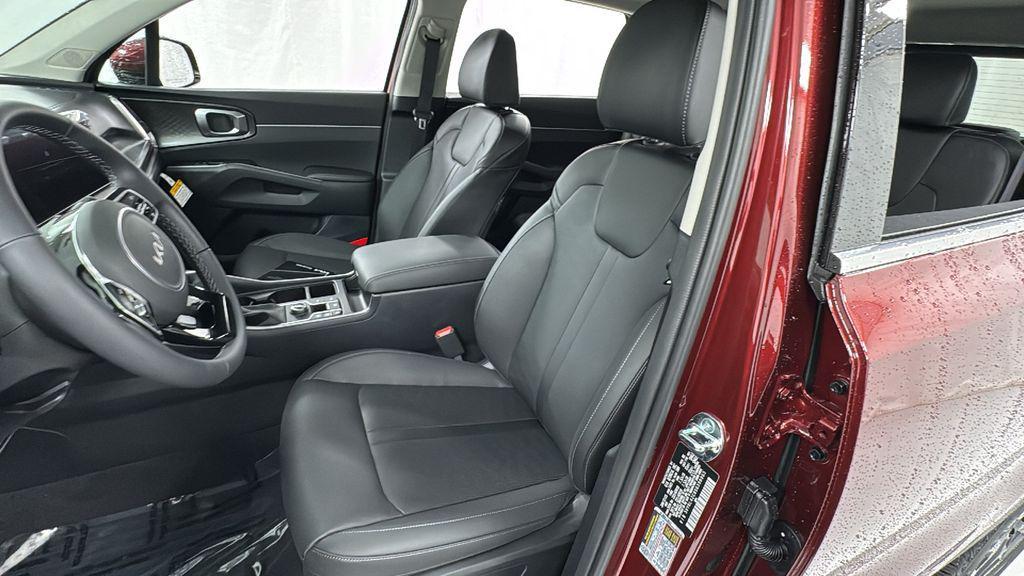new 2025 Kia Sorento car, priced at $32,681