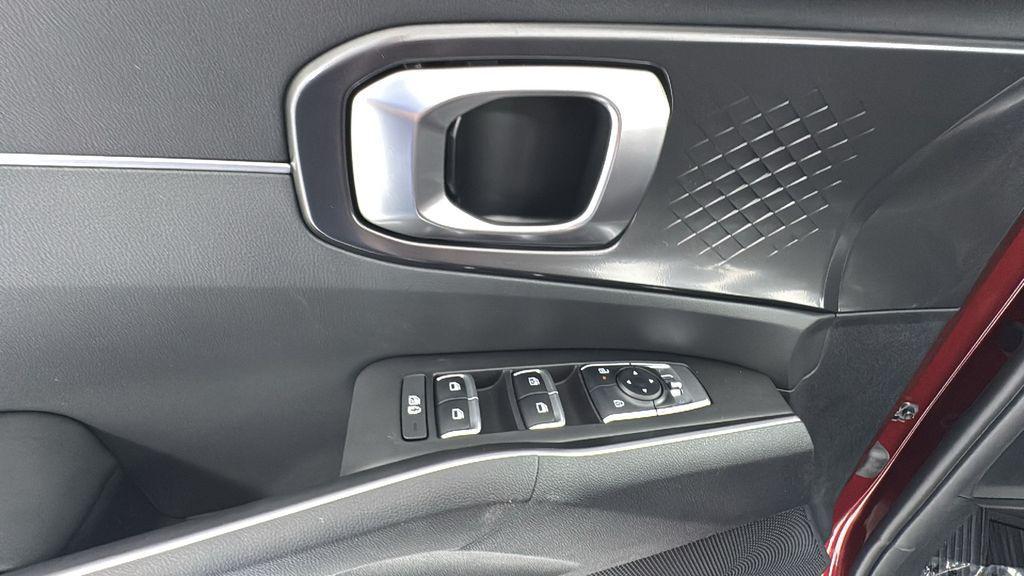 new 2025 Kia Sorento car, priced at $32,681
