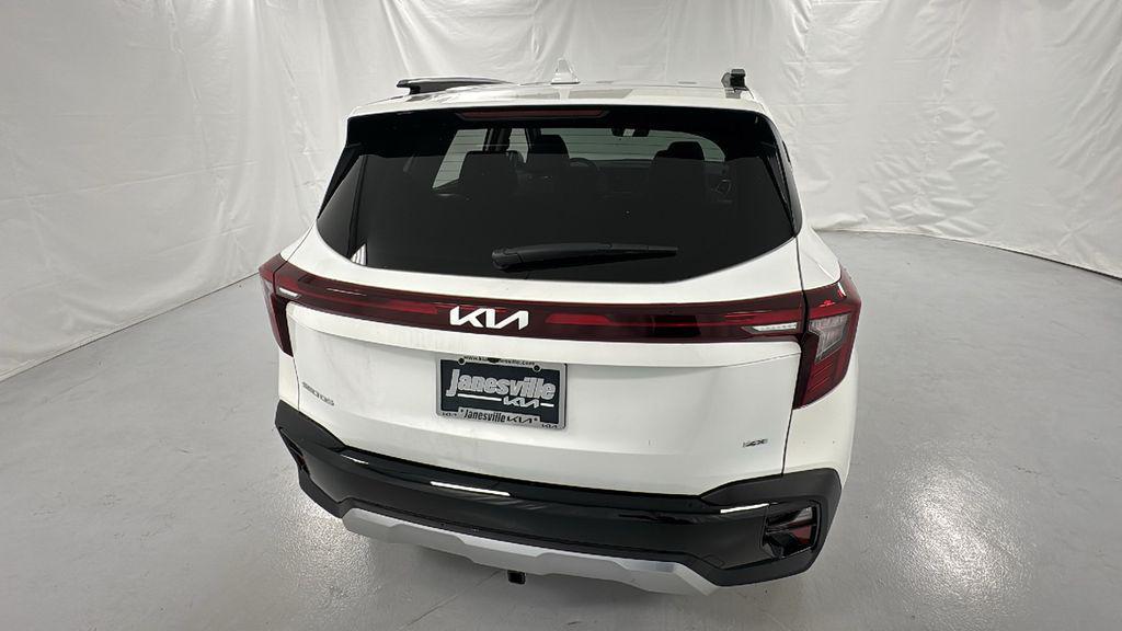 new 2025 Kia Seltos car, priced at $24,712