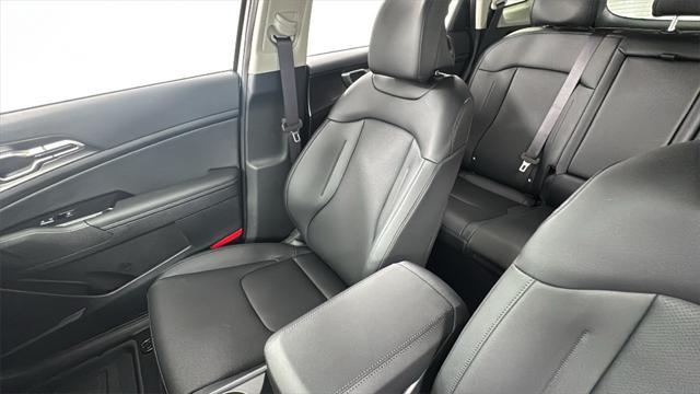 new 2025 Kia Sportage Hybrid car, priced at $29,757