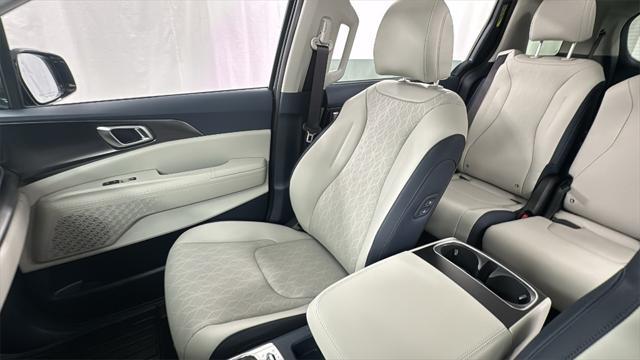 new 2025 Kia Carnival car, priced at $41,287