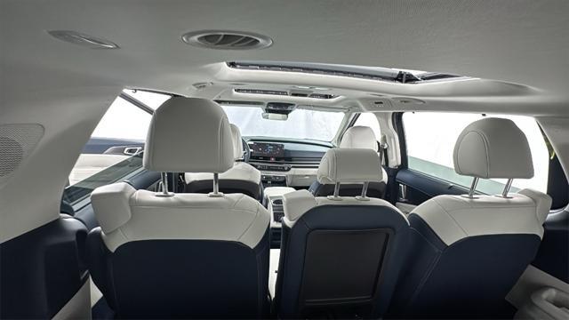 new 2025 Kia Carnival car, priced at $41,287