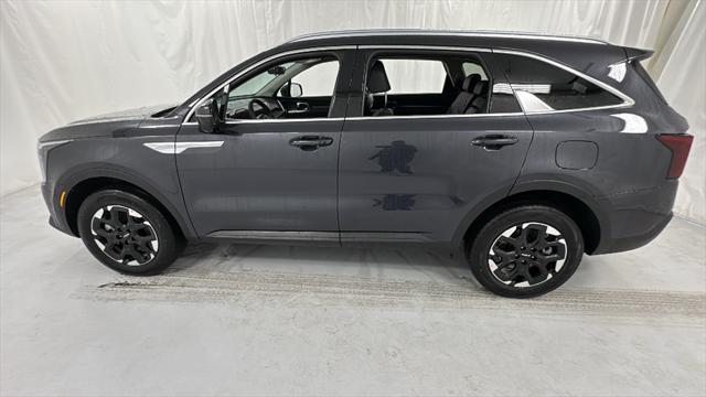 new 2025 Kia Sorento car, priced at $33,087