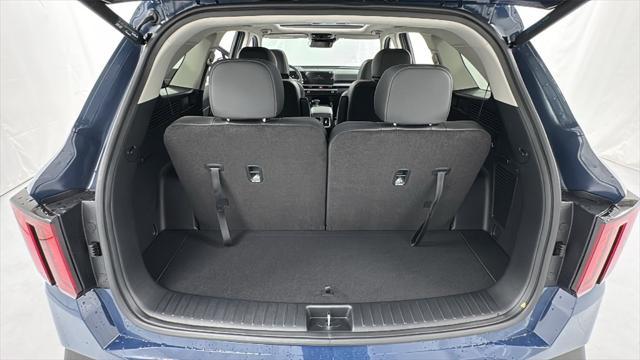 new 2025 Kia Sorento car, priced at $33,578