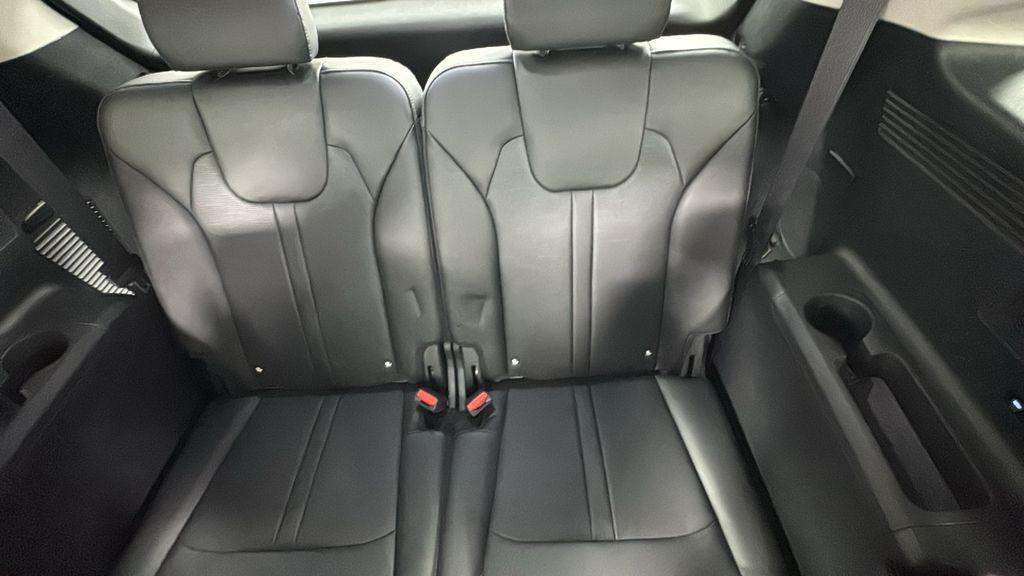 new 2025 Kia Sorento car, priced at $35,278