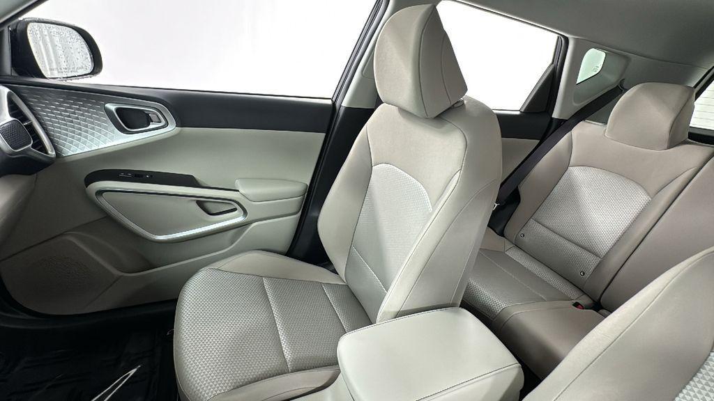 new 2025 Kia Soul car, priced at $19,098