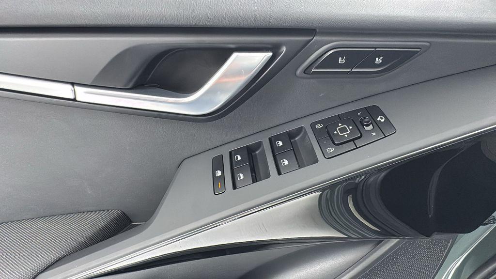 new 2025 Kia Niro car, priced at $34,487
