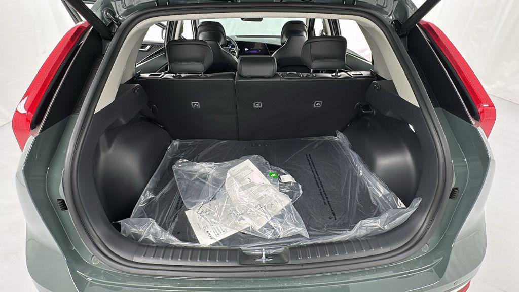 new 2025 Kia Niro car, priced at $34,487