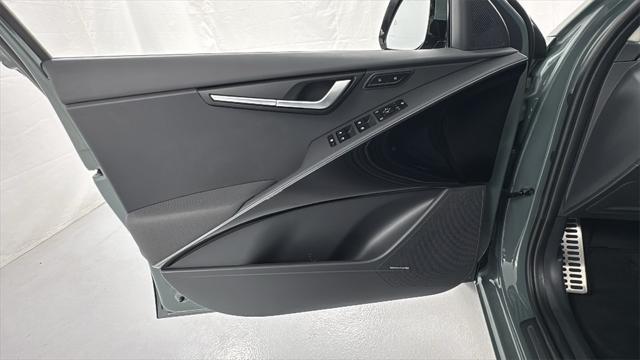 new 2025 Kia Niro car, priced at $30,687