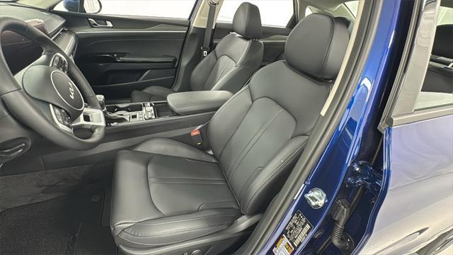 new 2025 Kia K5 car, priced at $29,618