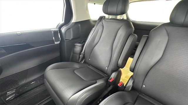 new 2026 Kia Carnival Hybrid car, priced at $48,628