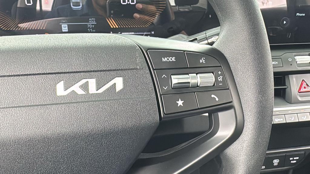 new 2025 Kia K4 car, priced at $20,987