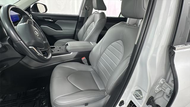 used 2023 Toyota Highlander car, priced at $39,998