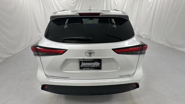 used 2023 Toyota Highlander car, priced at $39,998