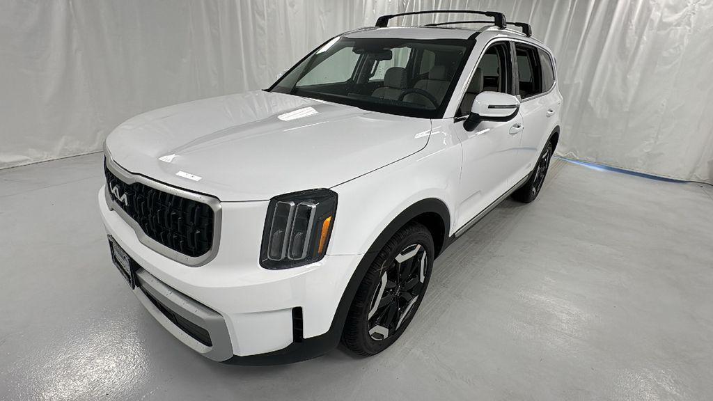 new 2025 Kia Telluride car, priced at $41,928
